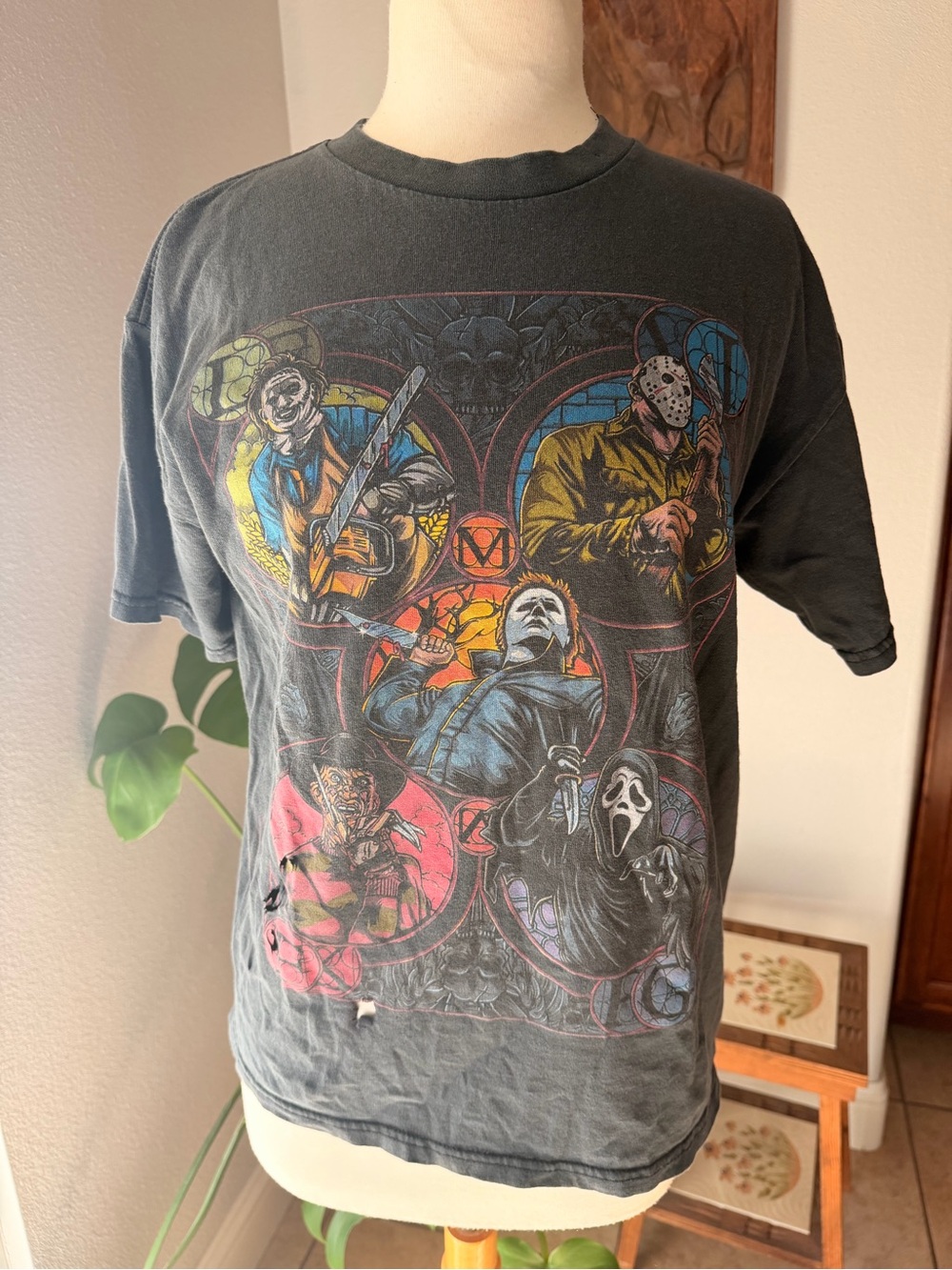 Distressed Horror Villains Graphic Tee Size M